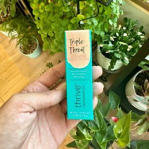 New in box - NWT - Thrive Causemetics Aurora - Rose Gold Shimmer